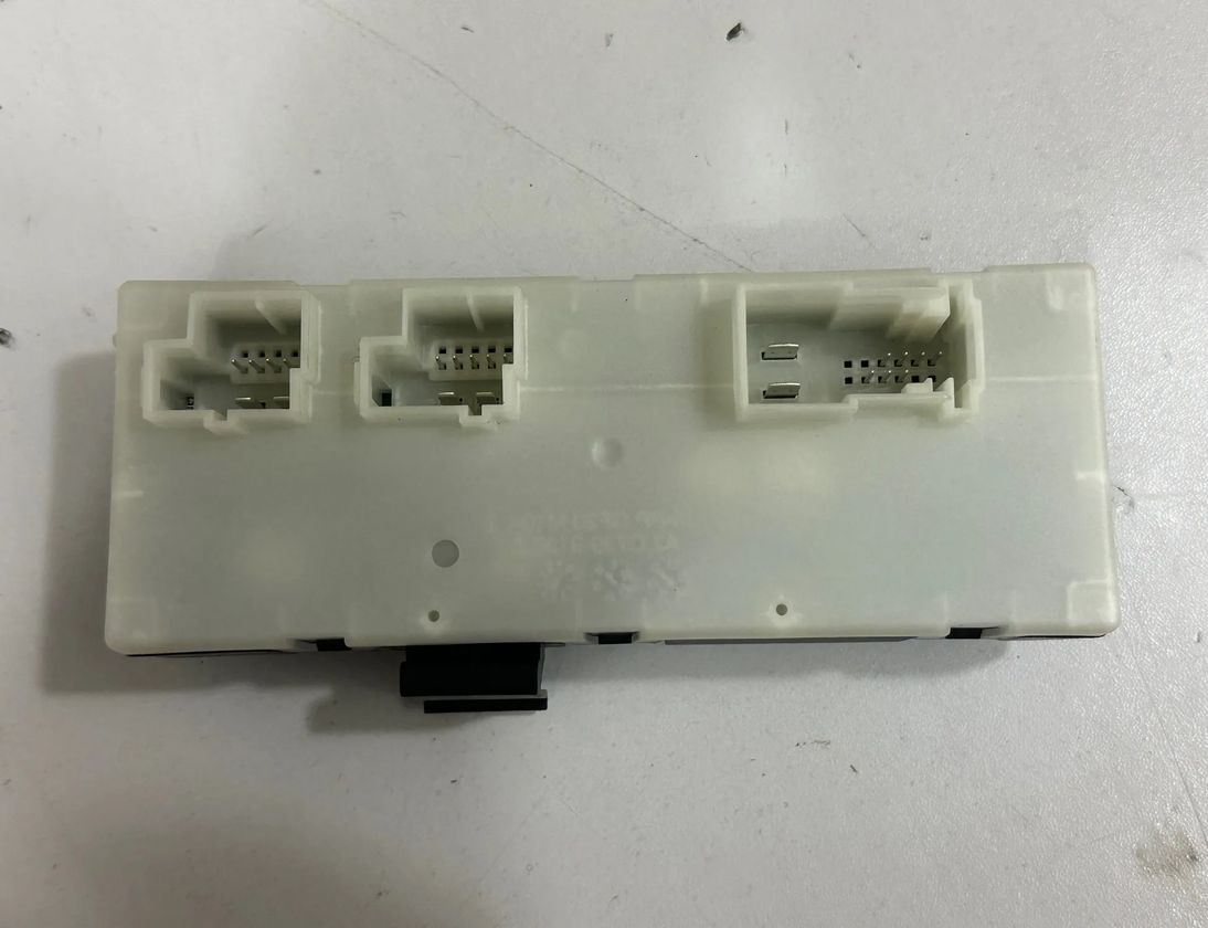 BMW 8 Series G14/G15/G16 (2018-2024) Aizmugurējā vāka / bagāžnieka vadības bloks 9852925,5A19DB2 25682326