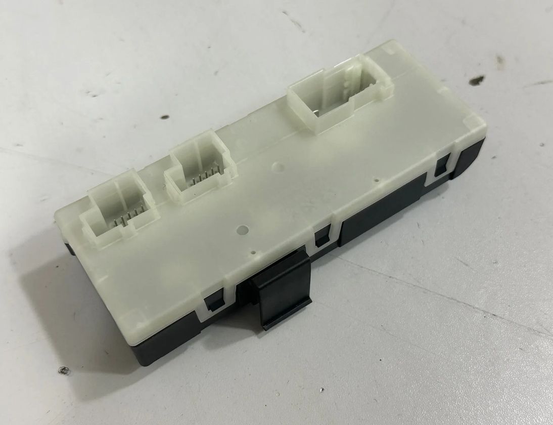 BMW 8 Series G14/G15/G16 (2018-2024) Aizmugurējā vāka / bagāžnieka vadības bloks 9852925,5A19DB2 25682326