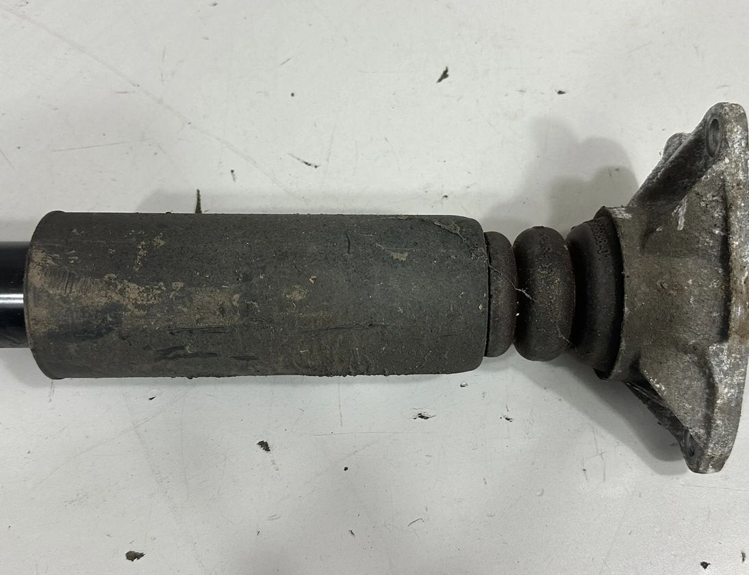 BMW 1 Series F40 (2019-2024) Задний левый амортизатор 6877077 25833043