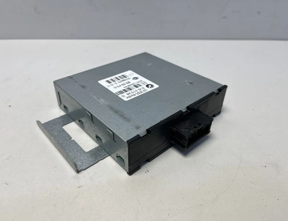 BMW M3 E90/E92/E93 (2007-2013) Voltage Control Unit 9113348,9253209 30336181