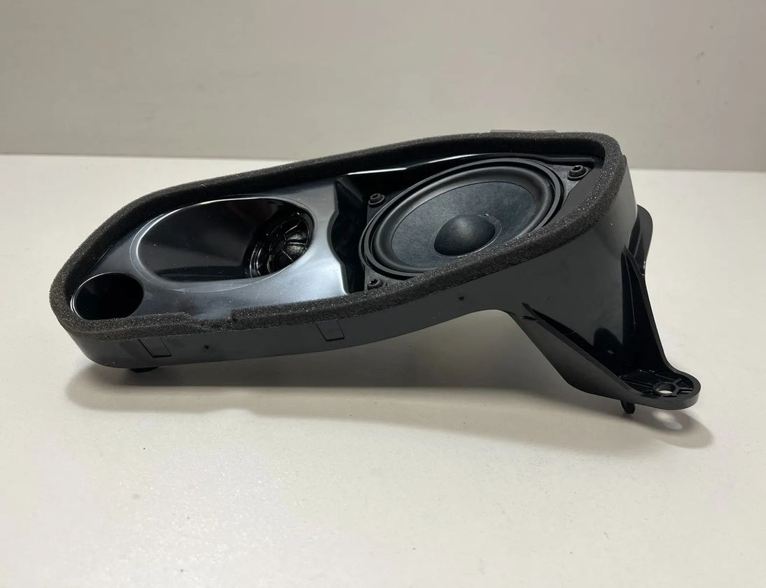 BMW X7 G07 (2018-2024) ГРОМКОГОВОРИТЕЛЬ (ГРОМКОГОВОРИТЕЛИ) В ЗАДНЕМ ПОДОКОННИКЕ 2622522,2622517,6809632 31467108