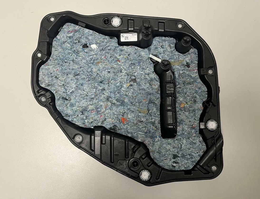 BMW X5 G05/G18 (2018-2024) Aizmugurējo labo durvju logu pacēlājs 9450786,9463718 31557476