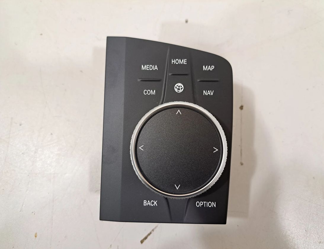 BMW X4 G02 (2018-2024) Дисплей управления навигацией 5B6D4E2,5B6B583,5A32A42,5A1D041,5A12F47,9423194,9891527,9462643,5A371B2 31640483