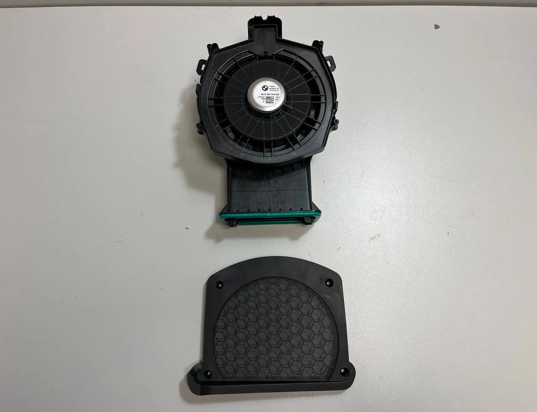 BMW X4 G02 (2018-2024) Left Side Floor Speaker Woofer 6811918,6826949 31716108