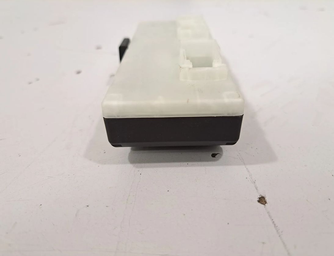 BMW 7 Series G11/G12 (2015-2023) Bootlid Control Unit 9491418,9451484,8739634,7491951,7496719 31780387