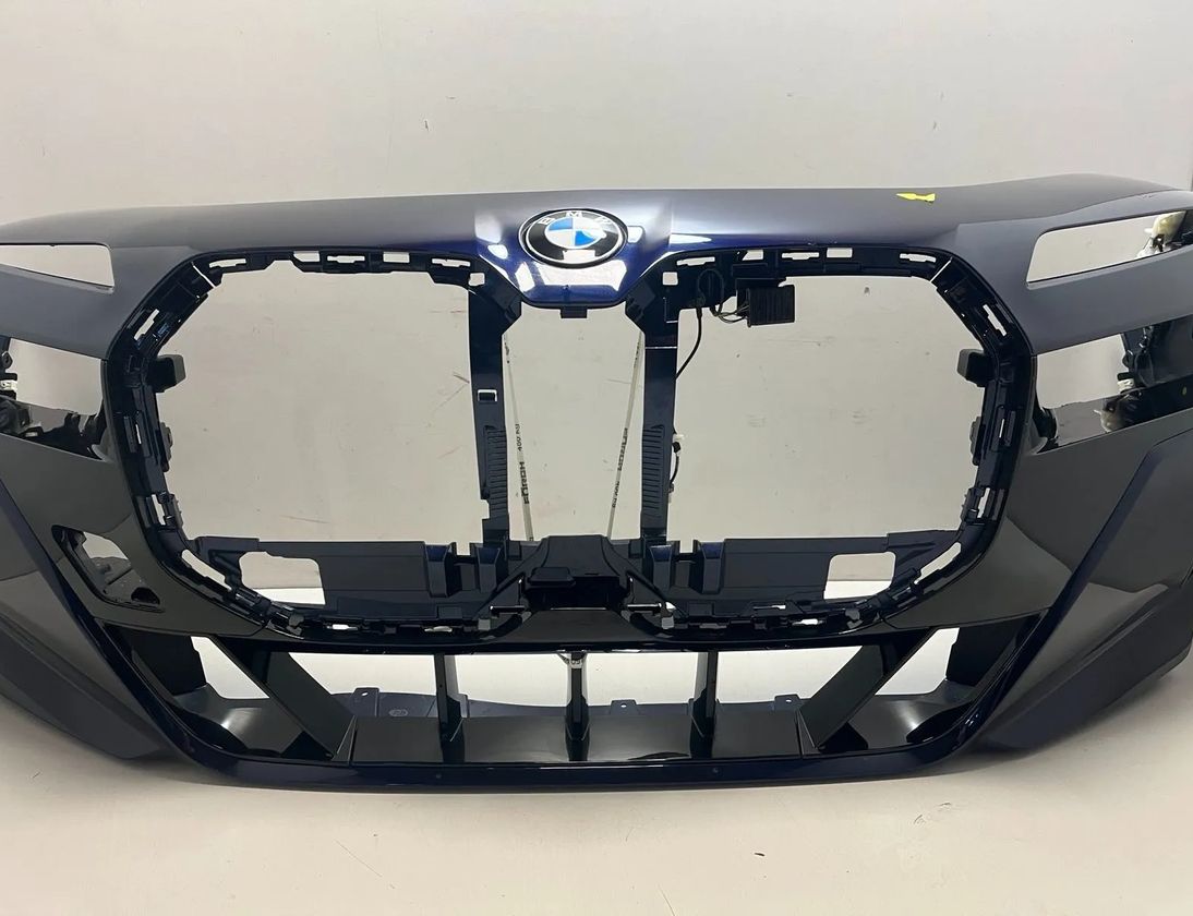 BMW 7 Series G70 (2022-2024) Бампер передний 5A45BF8,5A67221,5A67222,5A2DA40,5B60518,5B4E029,5A9DDD0,5A81725,5A707E1,5A62D45,5A6A020,5A3EC73 31798889