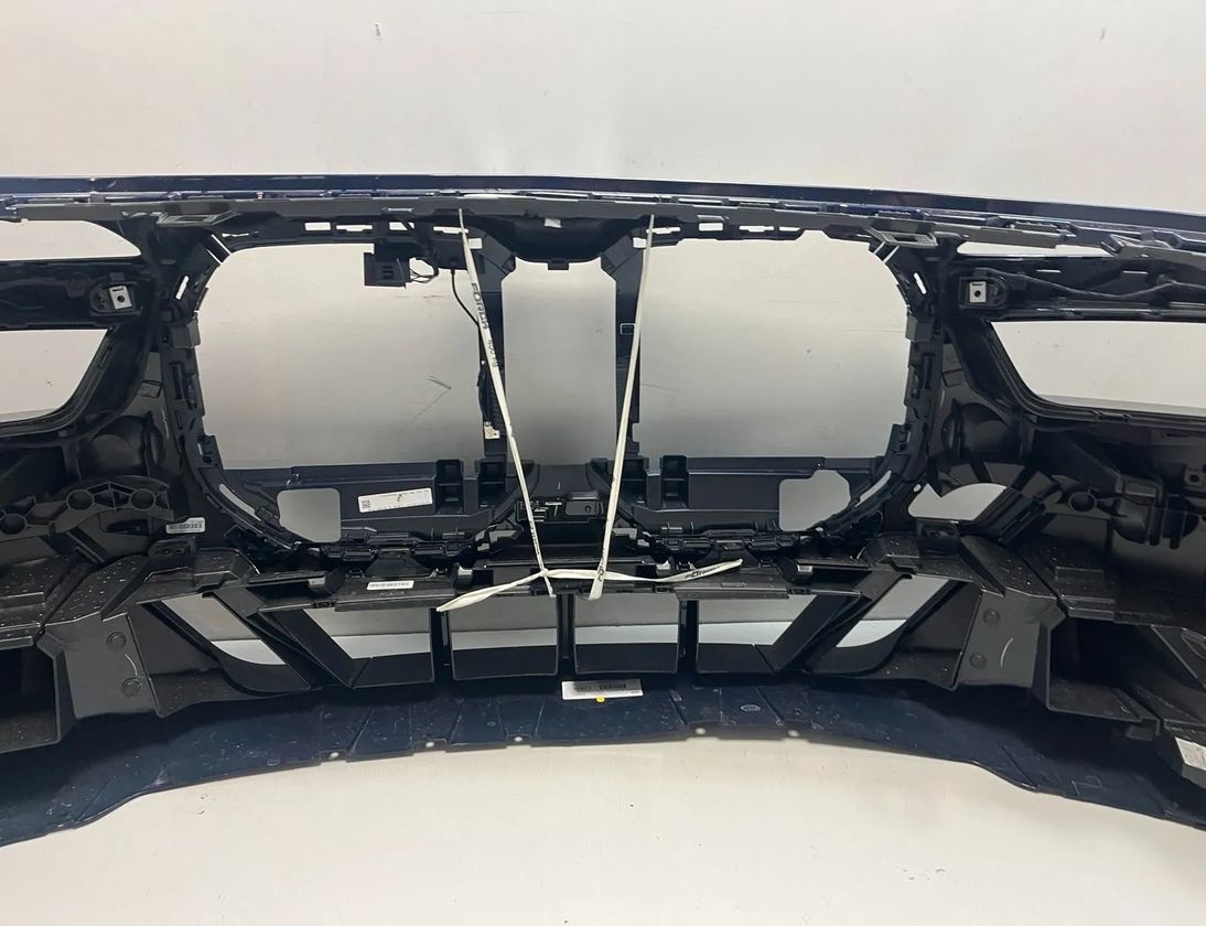 BMW 7 Series G70 (2022-2024) Бампер передний 5A45BF8,5A67221,5A67222,5A2DA40,5B60518,5B4E029,5A9DDD0,5A81725,5A707E1,5A62D45,5A6A020,5A3EC73 31798889