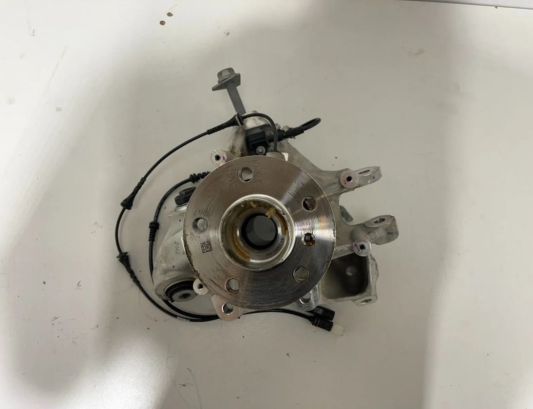 BMW X7 G07 (2018-2024) Rear Right Wheel Hub 6876654,6876652 32096134