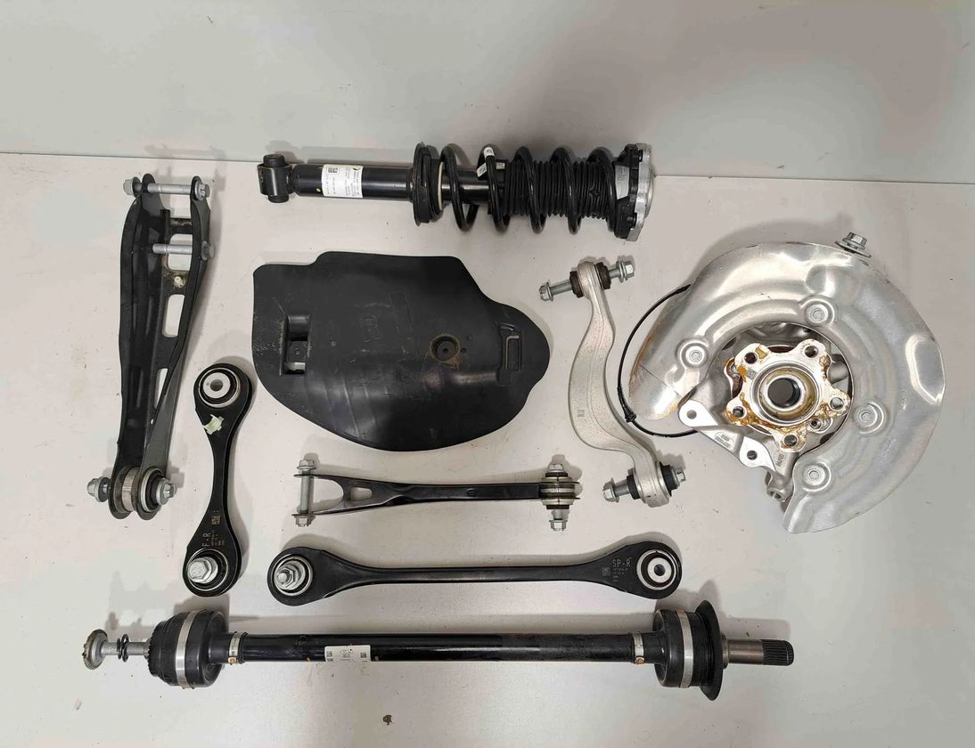 BMW X3 G01 (2017-2024) Aizmugurējā labā balstiekārta 6871002,6871016,6871020,6871012,6871006,6871023,8679940,6871801,6870532,6871028 32396114