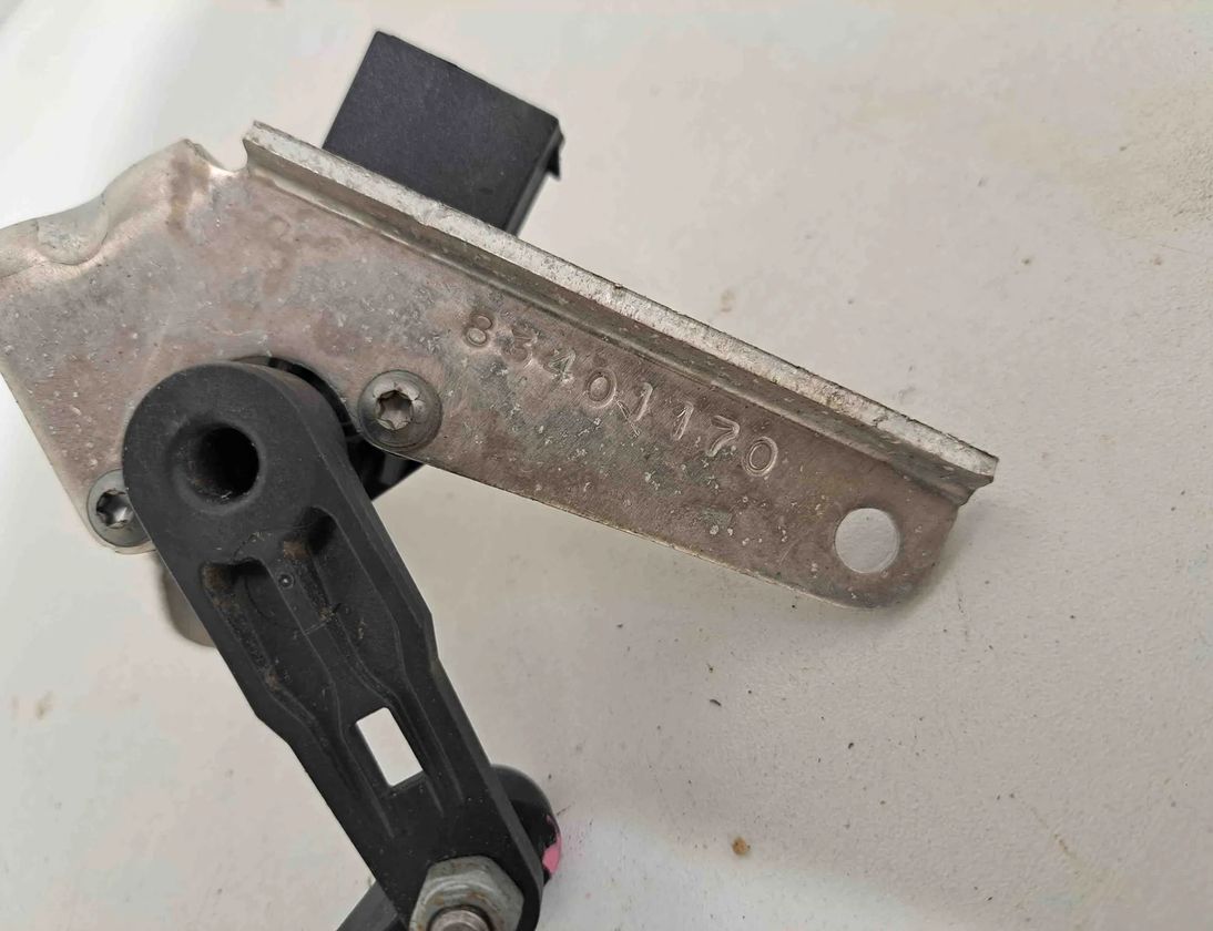 BMW X5 G05/G18 (2018-2024) Датчик уровня высоты сзади справа 6895467,6887834,8850050 32402853