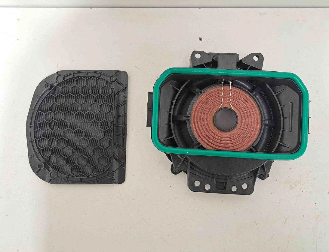 BMW X6 G06 (2019-2024) Аудио система 5A9BF91,5A3F6D3,2622517,6809632,9399276,9399315,9461593,9461594,2622516,7952131,7952132,9493305,2622518,6813597,5B44D33,5A923D1,5A86482,9832611,8779573,8720177 32597068