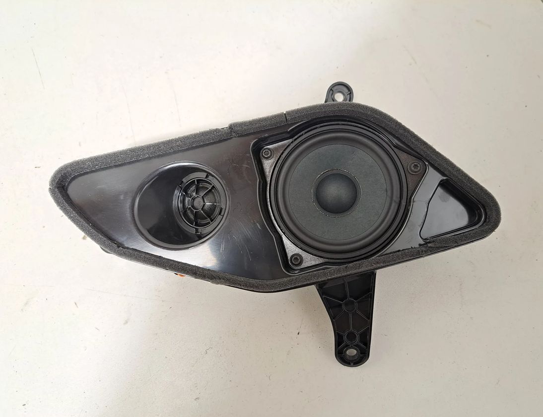 BMW X5 G05/G18 (2018-2024) Audio sistēma 5A9BF92,5B44D34,5A923D0,5A5CA89,9399276,9399315,2622517,6809632,2622518,6813597,2622519,2622520,2622516,5A38AB8,9832609,8779561,5A86481,9460501,9460502,2622511 32972649