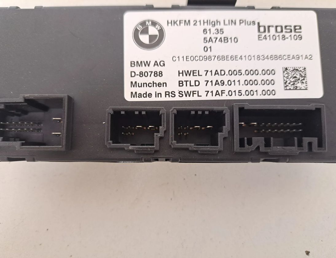 BMW X5 G05/G18 (2018-2024) Aizmugurējā vāka / bagāžnieka vadības bloks 5A74B10,5B529E4,5A92312 33088901