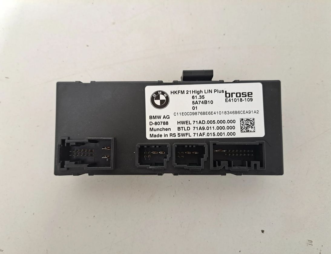 BMW X5 G05/G18 (2018-2024) Aizmugurējā vāka / bagāžnieka vadības bloks 5A74B10,5B529E4,5A92312 33088901