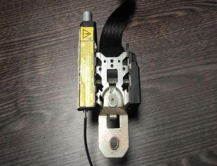 IVECO Daily 4 generation (2006-2011) Ремень безопасности передний левый 33014051 27327170