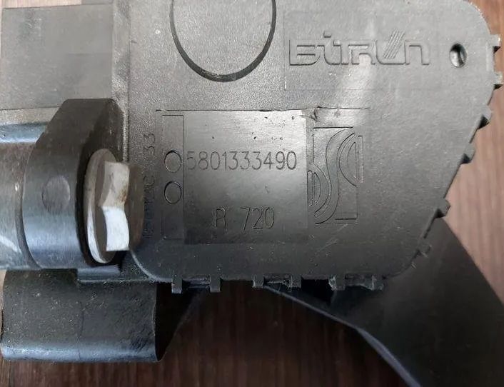 IVECO Daily 4 generation (2006-2011) Throttle Pedal 5801333490 27327185