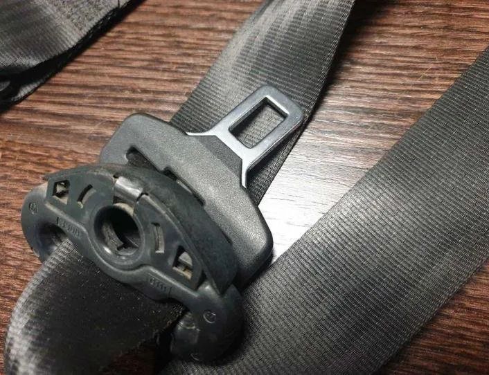 IVECO Daily 4 generation (2006-2011) Front Left Seatbelt 33017280A1 27328831