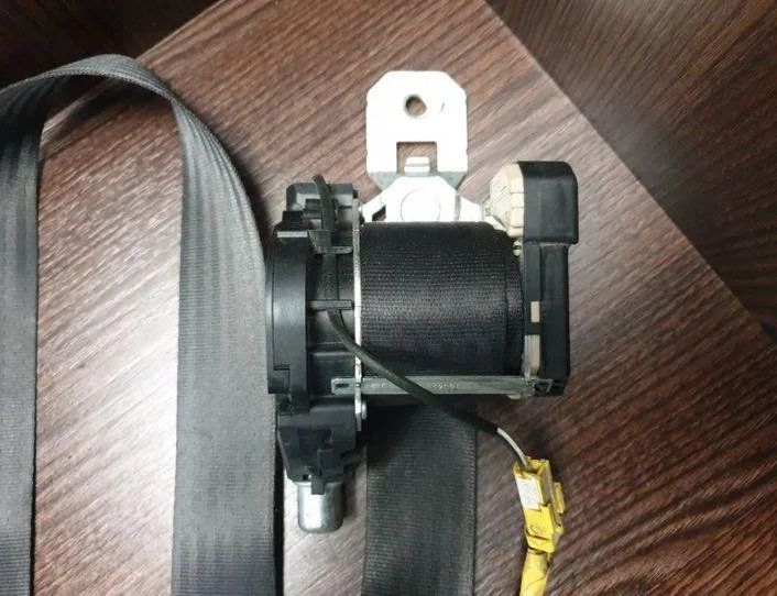 IVECO Daily 4 generation (2006-2011) Priekšējā kreisā drošības josta 33017280A1 27328832