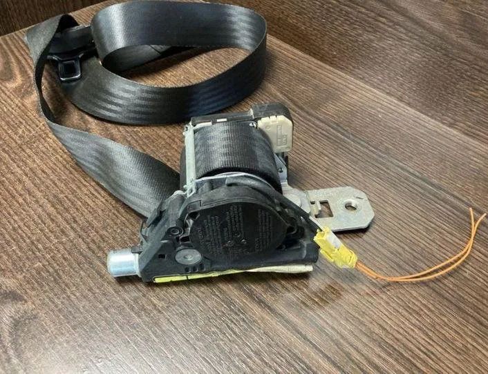 IVECO Daily 3 generation (1999-2006) Front Left Seatbelt 33017280A1 27333348