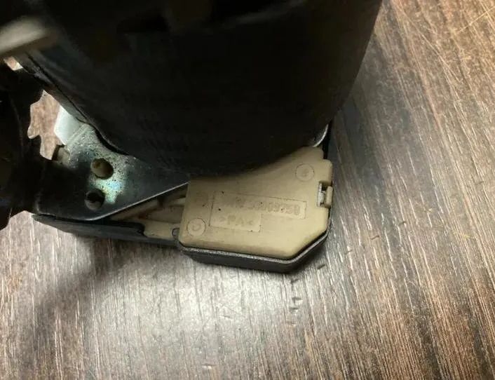 IVECO Daily 4 generation (2006-2011) Front Left Seatbelt 33017280A1,33009758 27336310