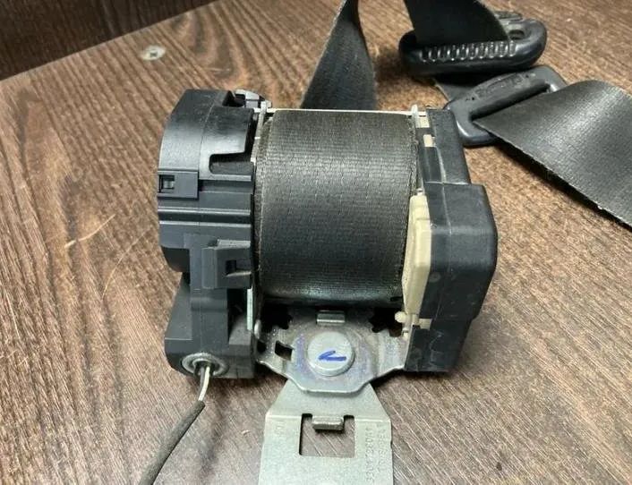 IVECO Daily 4 generation (2006-2011) Front Left Seatbelt 33017280A1,33009758 27336310