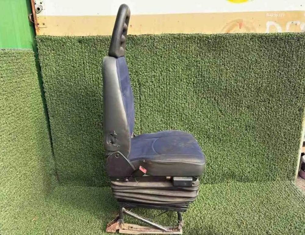 IVECO Daily 4 generation (2006-2011) Сиденье переднее левое 42557459,84100015438,3802253,42557496 32597345