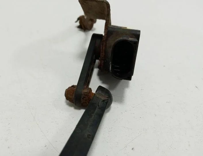 BMW 3 Series E90/E91/E92/E93 (2004-2013) Front Left Level Sensor 6763735 24710095