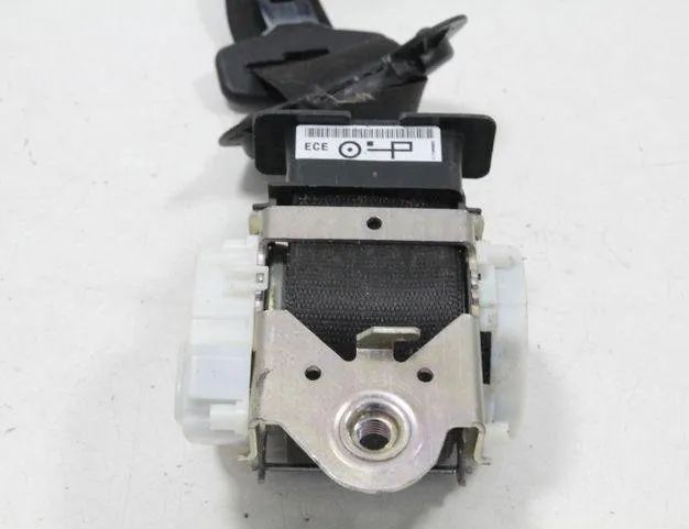 BMW 3 Series E90/E91/E92/E93 (2004-2013) Front Left Seatbelt 33059848,33052212C 24717081