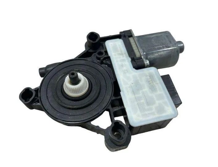 SKODA Octavia 3 generation (2013-2020) Маторчик стеклоподъемника задней правой двери 5Q0959811A,S0005H005,0130822725 24748809