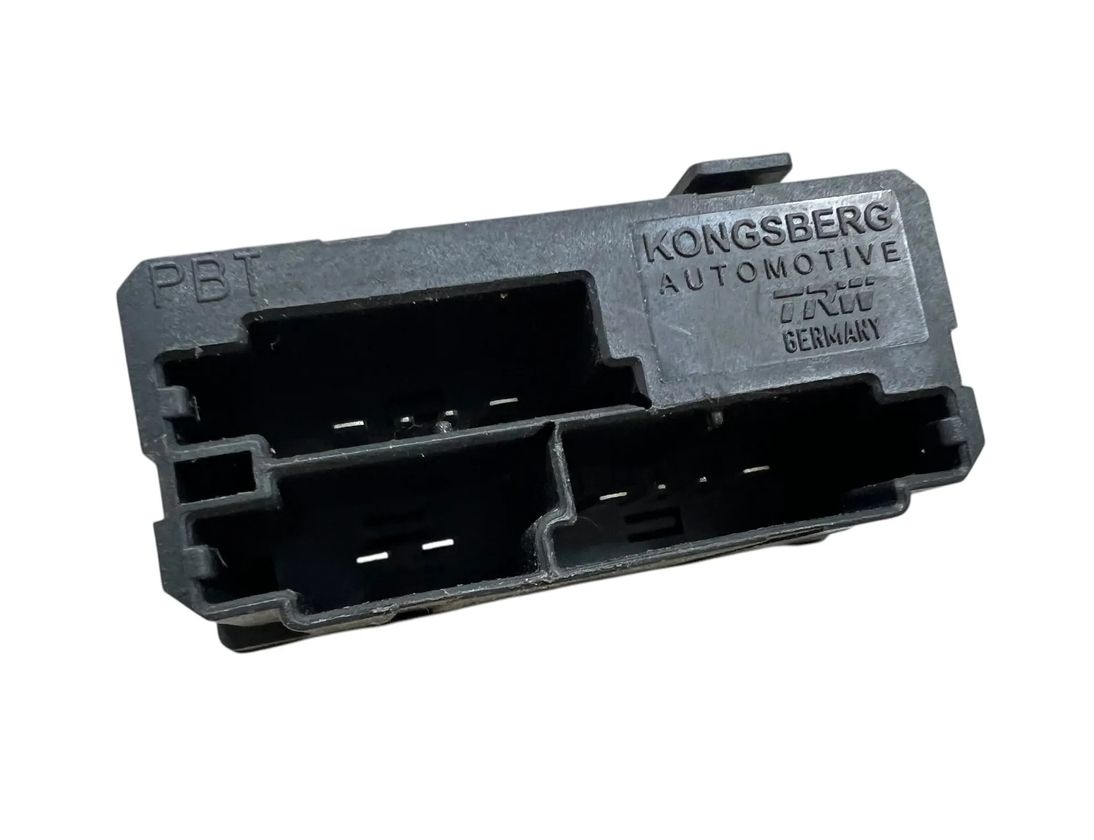VOLVO XC90 1 generation (2002-2014) Seat heating relay 9442947 27836640