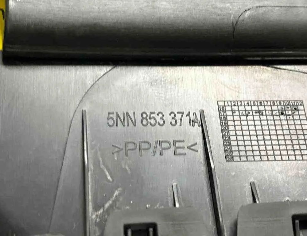 VOLKSWAGEN Tiguan 2 generation (2016-2024) Kreisās puses statņu apdare 5NN853371A,5NA867291 32590709