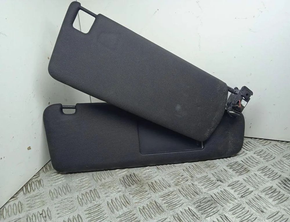 VOLKSWAGEN Touareg 2 generation (2010-2018) Right Side Sun Visor 7P0857552D 31127586