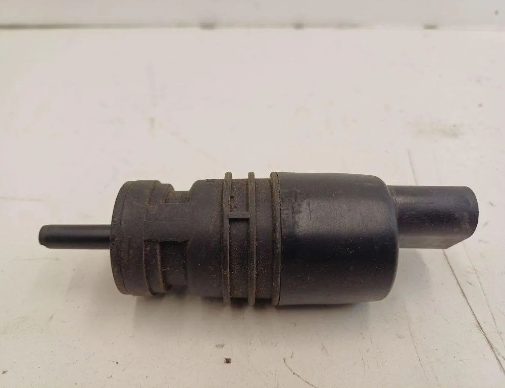 VOLKSWAGEN Jetta 3 generation (1992-1998) Washer Tank Motor 1K5955651 31131831