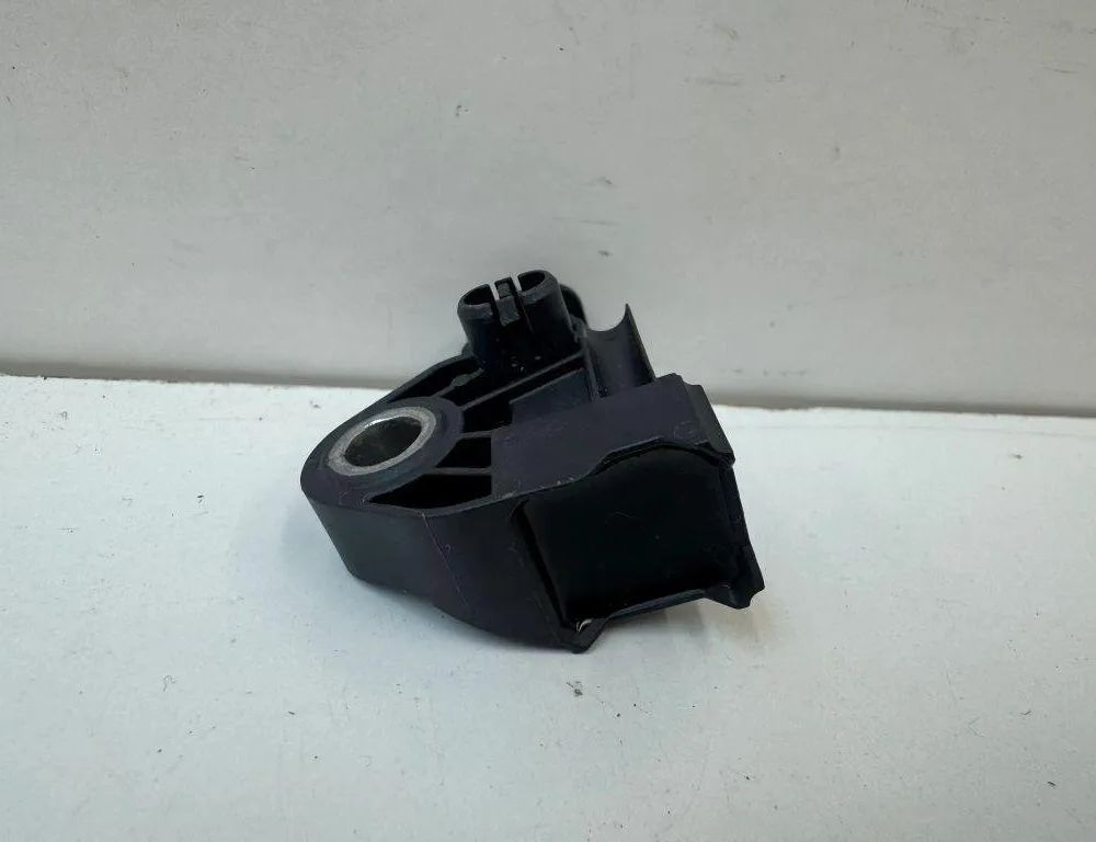 PEUGEOT 2008 2 generation (2019-2023) Rear Right Impact Sensor 9810452480 31138479