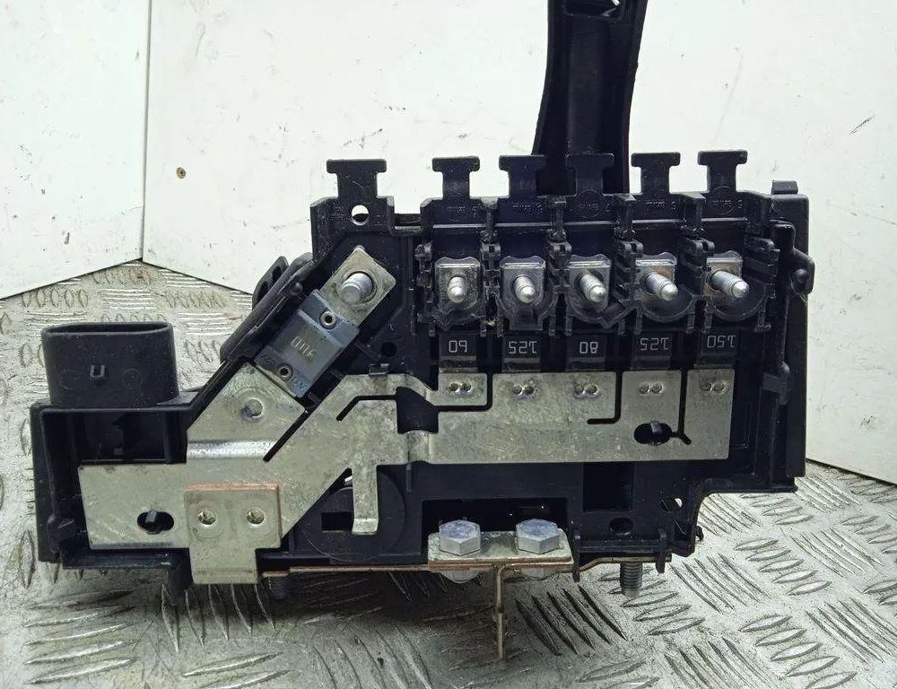 MERCEDES-BENZ C-Class W205/S205/C205 (2014-2023) Power Distribution Box A2055407011 31138891