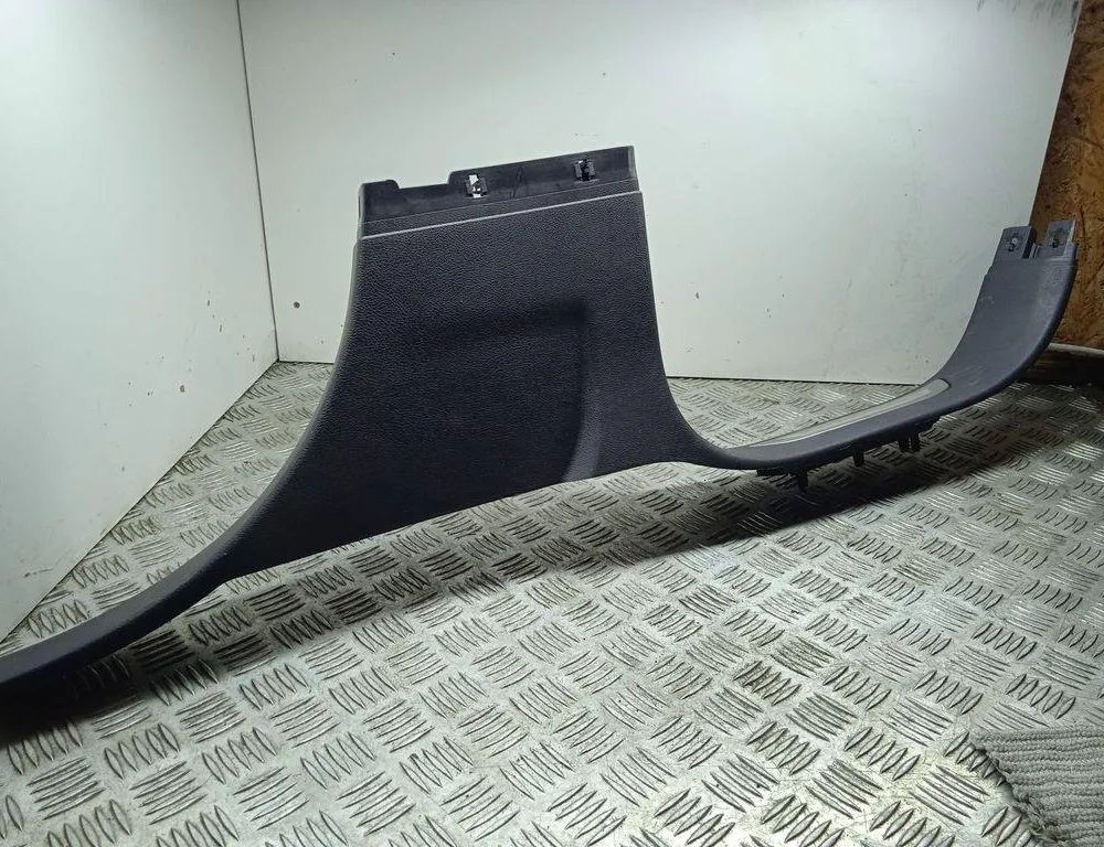 VOLKSWAGEN Touareg 2 generation (2010-2018) Rear Right Sill Trim 7P6853370 31151435