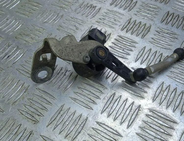 BMW 4 Series F32/F33/F36 (2013-2020) Датчик уровня передний левый 6860843 31151465