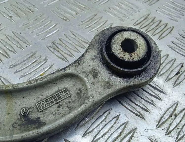 MERCEDES-BENZ S-Class W221 (2005-2013) Aizmugurējā labā svira/ričags A2203521005 31154605