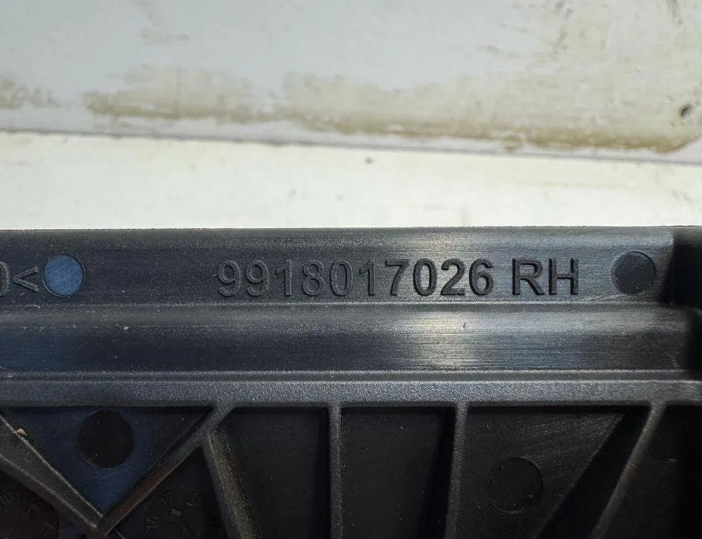 MERCEDES-BENZ E-Class W213/S213/C238/A238 (2016-2024) Другие кузовные детали 9918017026 31160492