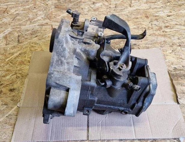 VOLKSWAGEN Golf 5 generation (2003-2009) Gearbox EBJ 31064757