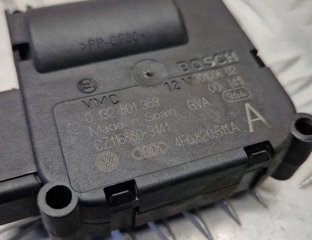 AUDI A6 C6/4F (2004-2011) Клапаны управления внутренним подогревом CZ1168803141,4F0820511A 31065834