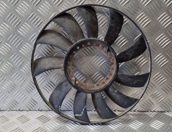 VOLKSWAGEN Passat B5 (1996-2005) Крыльчатка вентилятора 058121301B 31072710