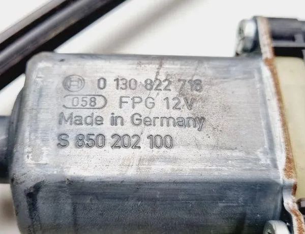 VOLKSWAGEN Golf 8 generation (2019-2023) Стеклоподъемник передней правой двери 5G4837462H 31072949