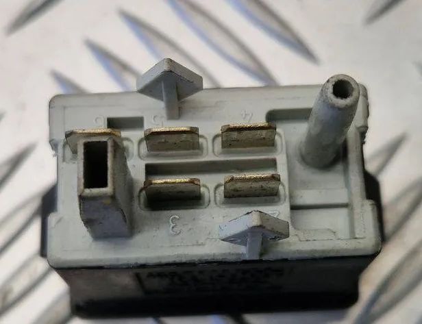 AUDI A4 B5/8D (1994-2001) Headlight height adjustment switch 8D0941301 31073355