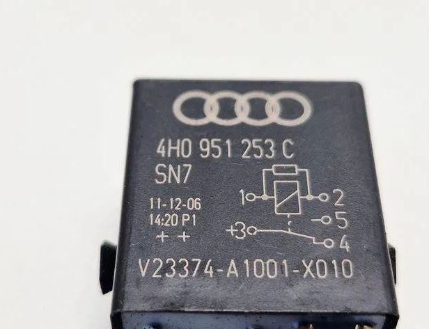 VOLKSWAGEN Golf 8 generation (2019-2023) Реле 4H0951253C 31073538