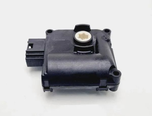 AUDI A6 C6/4F (2004-2011) Клапаны управления внутренним подогревом 4F0820511A 31076553