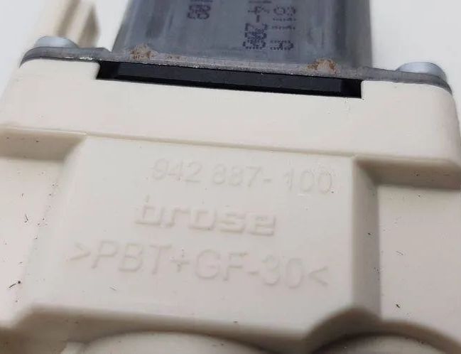 AUDI A4 B7/8E (2004-2008) Aizmugurējo kreiso durvju loga pacēlāja motorīts 8K0959811A 31078194