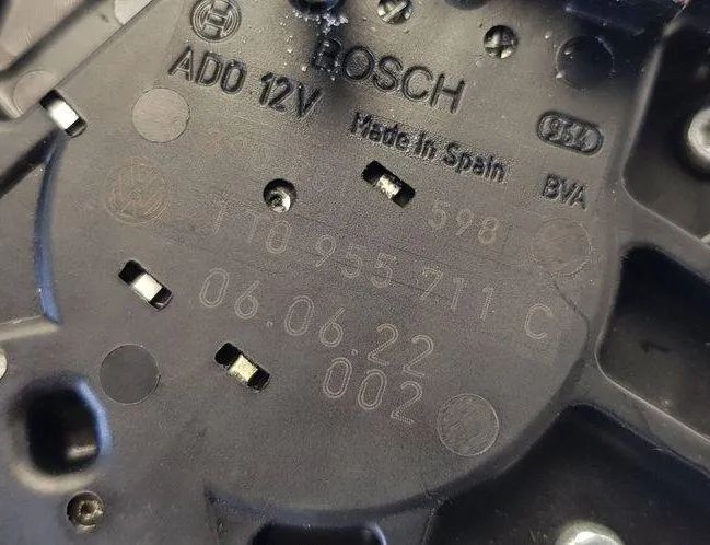 VOLKSWAGEN Caddy 3 generation (2004-2015) Моторчик заднего стеклоочистителя 1T0955711C 31080313