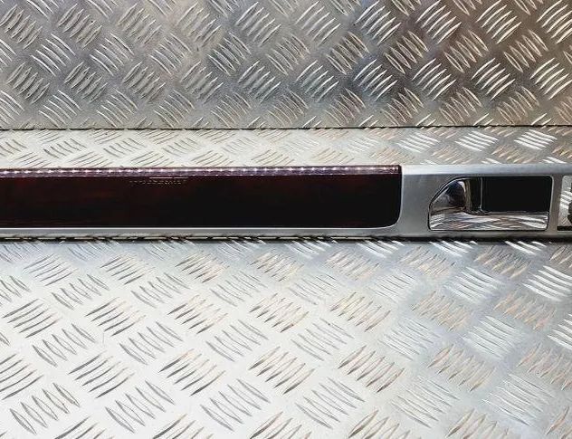 VOLKSWAGEN Touareg 1 generation (2002-2010) Kreisais aizmugurējais iekšējais atvēršanas rokturis 7L6867459 31082594