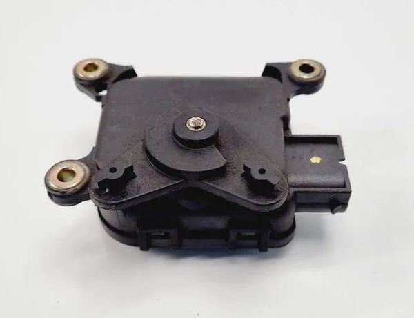 AUDI A4 B5/8D (1994-2001) Клапаны управления внутренним подогревом 0132801116,740225693F 31095026